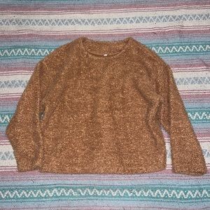 Uniqlo tan fuzzy crew neck sweatshirt